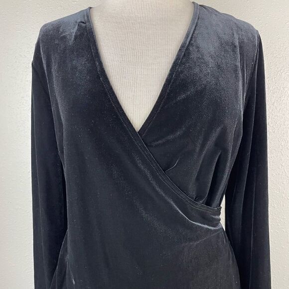 Liz Claiborne Matching Two Piece Black Velour Top and Skirt Size L EUC - Picture 2 of 9